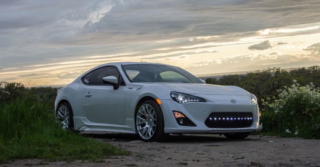 White Modded Toyota GT86