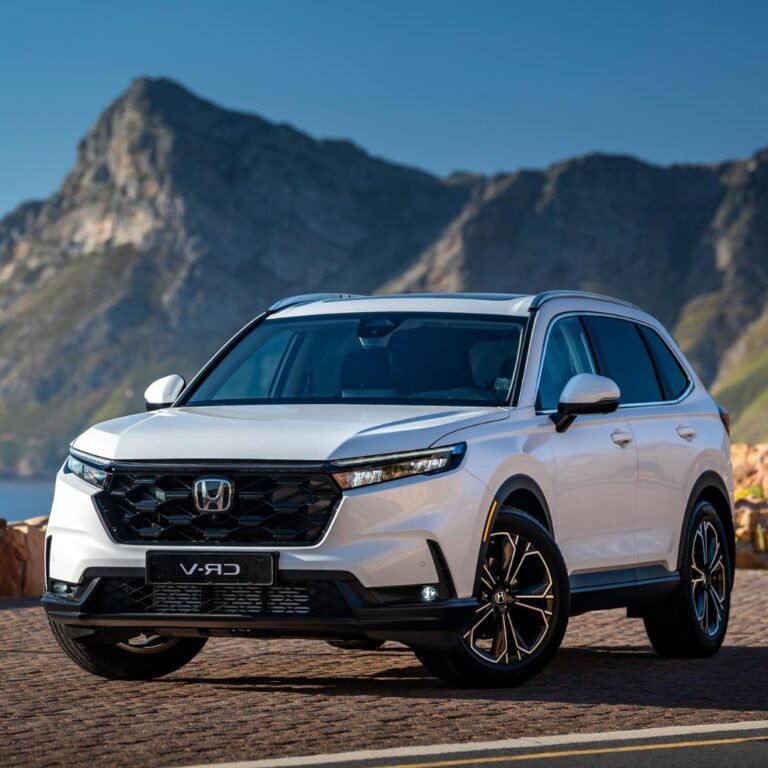 white honda crv mountains in the background