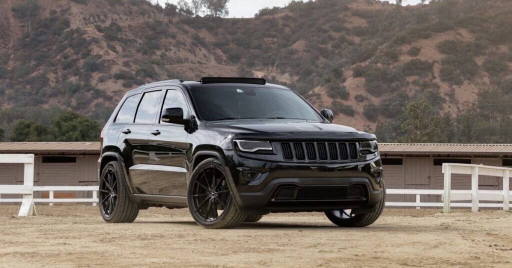 Black modded jeep grand cherokee full black